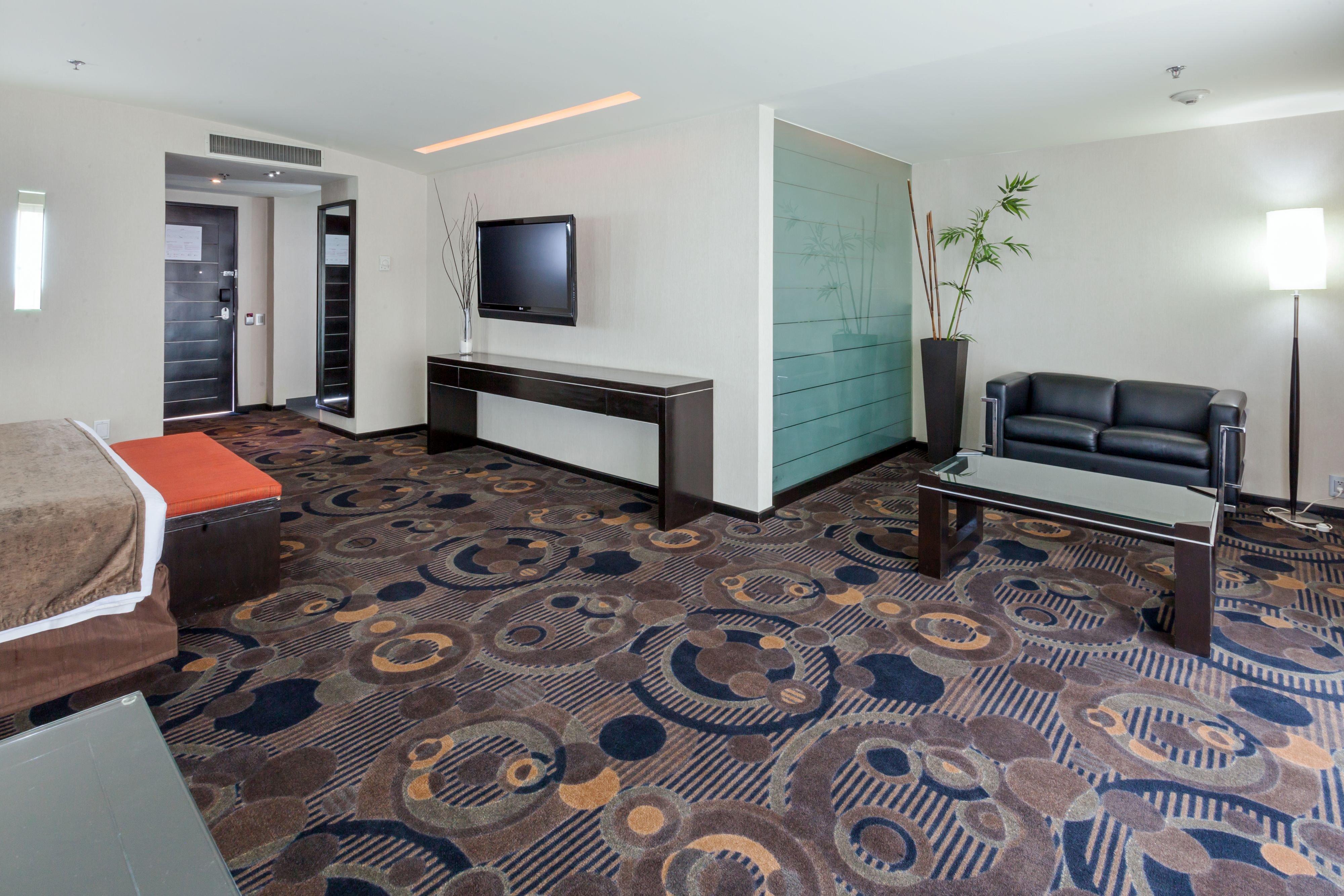 Crowne Plaza Toluca - Lancaster By Ihg Hotel Exterior photo
