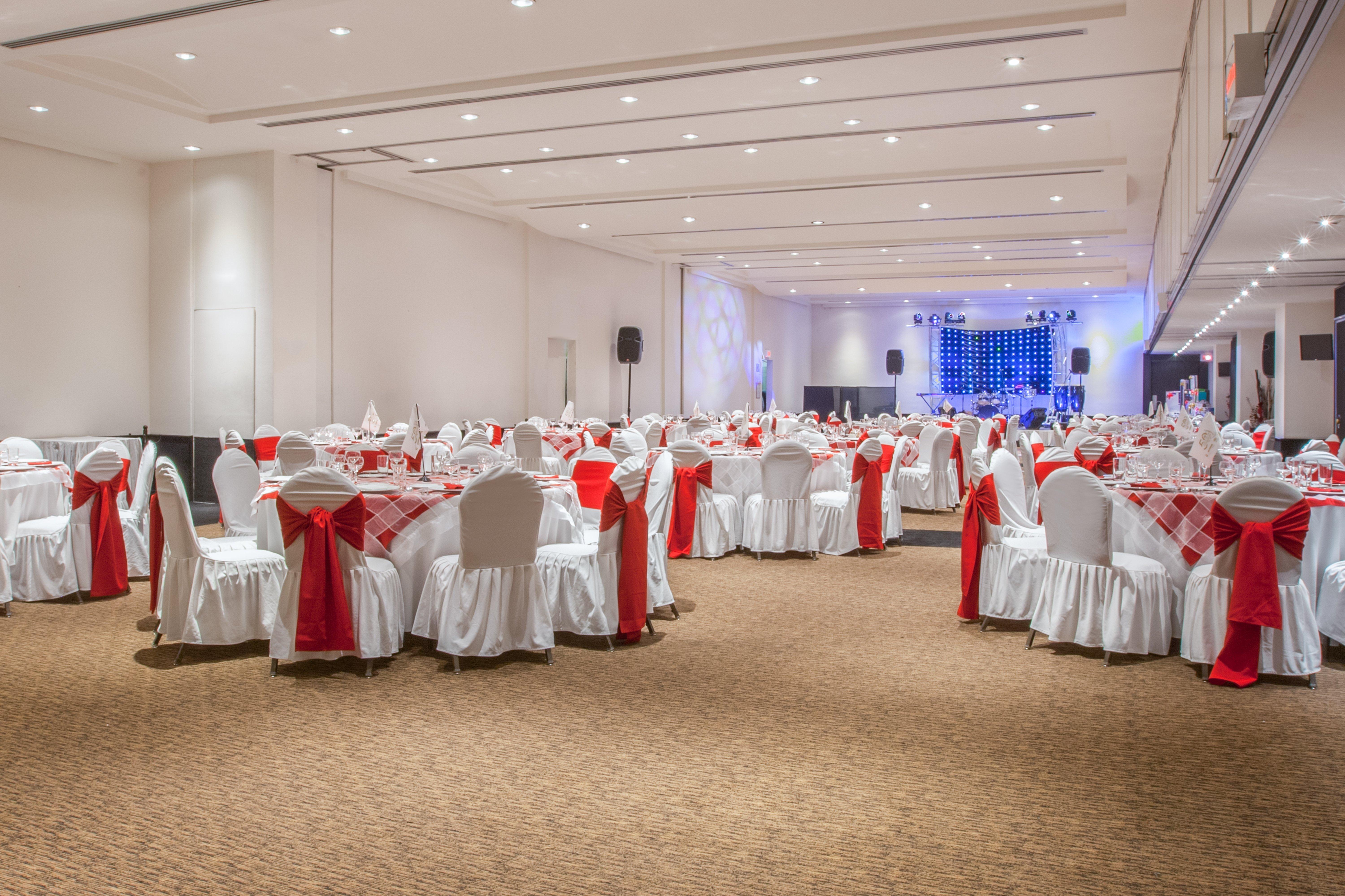 Crowne Plaza Toluca - Lancaster By Ihg Hotel Exterior photo