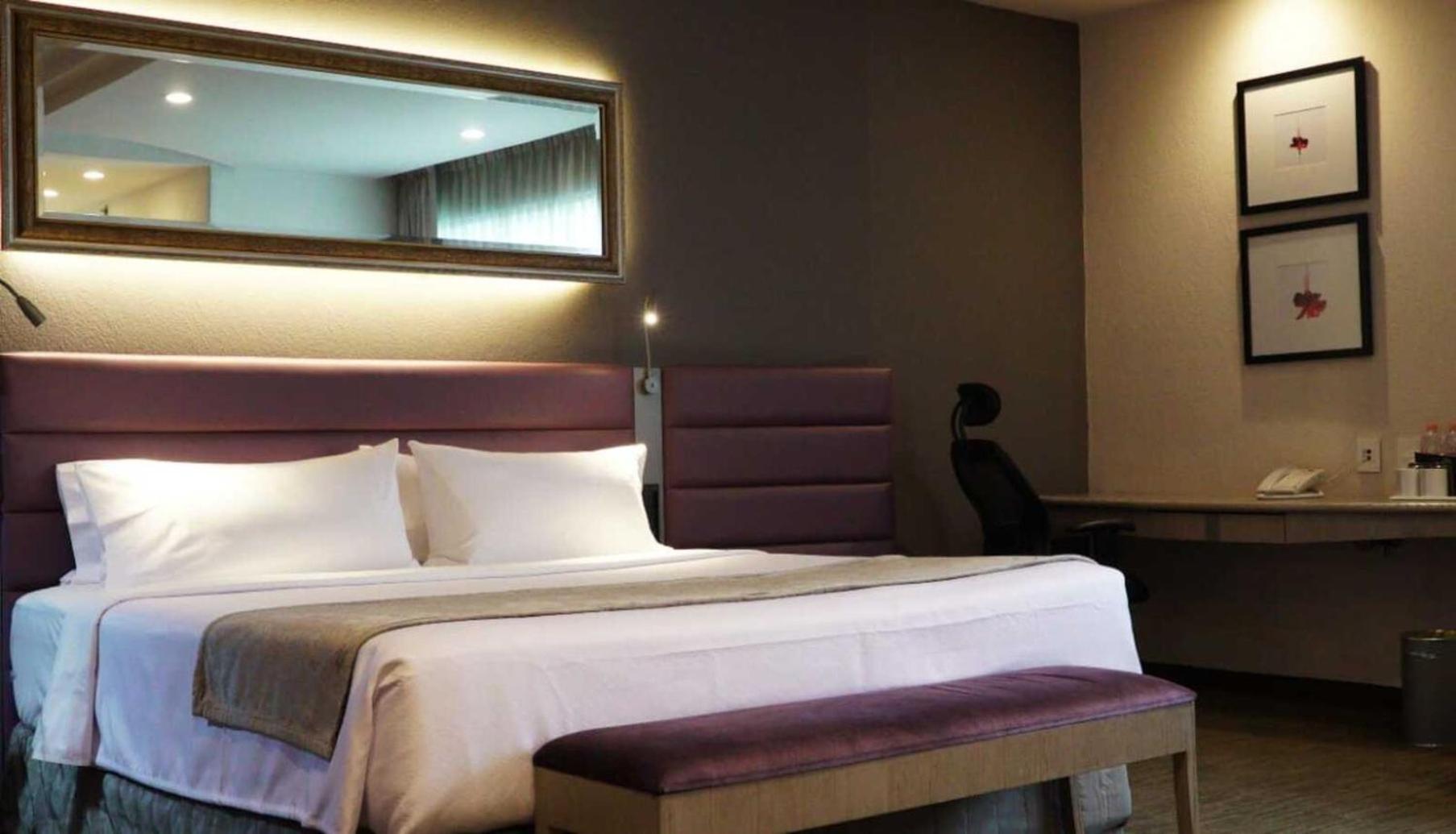 Crowne Plaza Toluca - Lancaster By Ihg Hotel Exterior photo